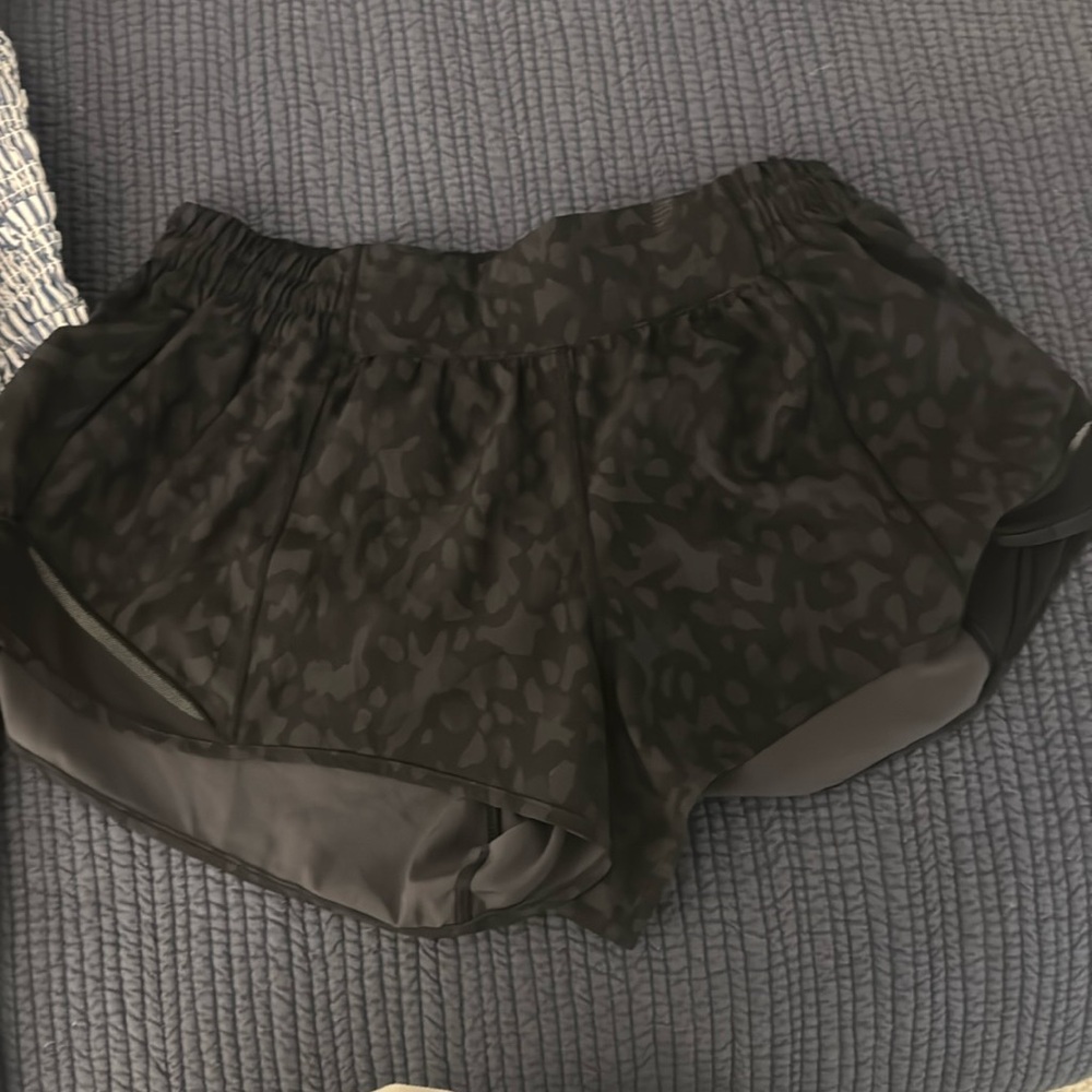 Hotty hot lululemon shorts 2.5 inch